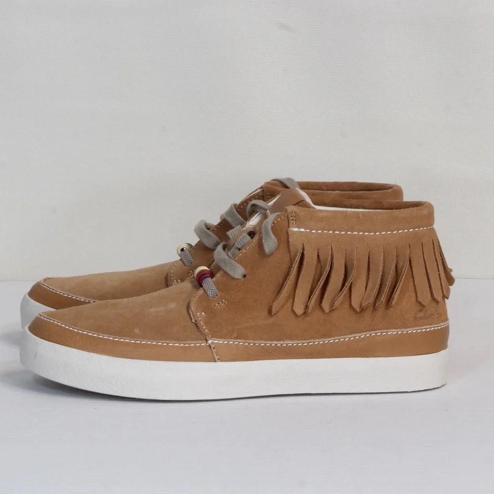 Clark’s Girls Tan Suede Mocassin Tassel Boots NWOT Size 4